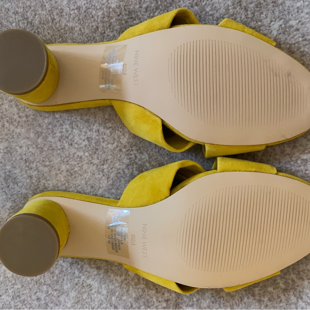 Nine West Suede Yellow Knot Mules - Picture 5 of 7